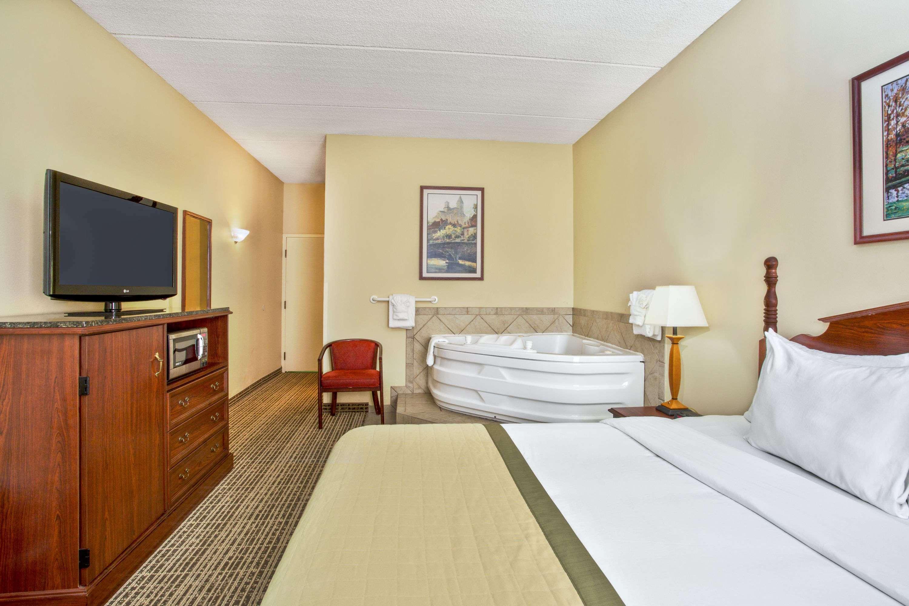 Baymont By Wyndham Knoxville/Cedar Bluff Εξωτερικό φωτογραφία